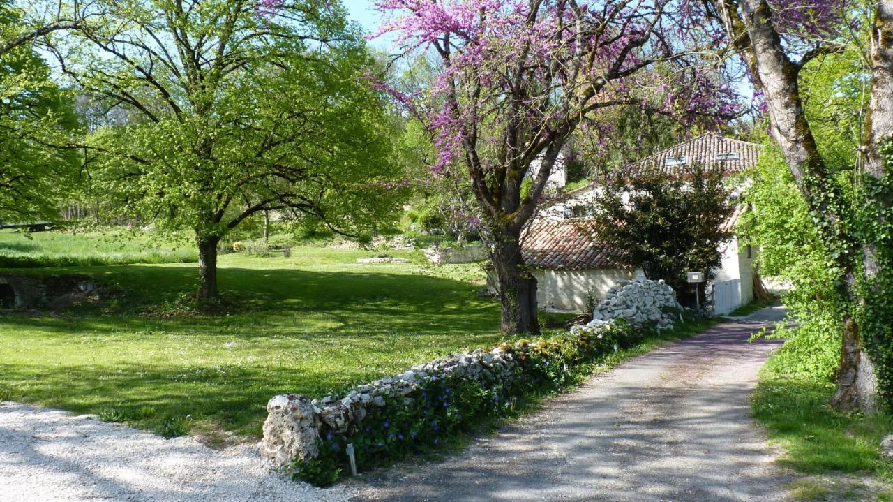 Le Val Du Pech Chantant Chambres D'Hotes Pern 外观 照片