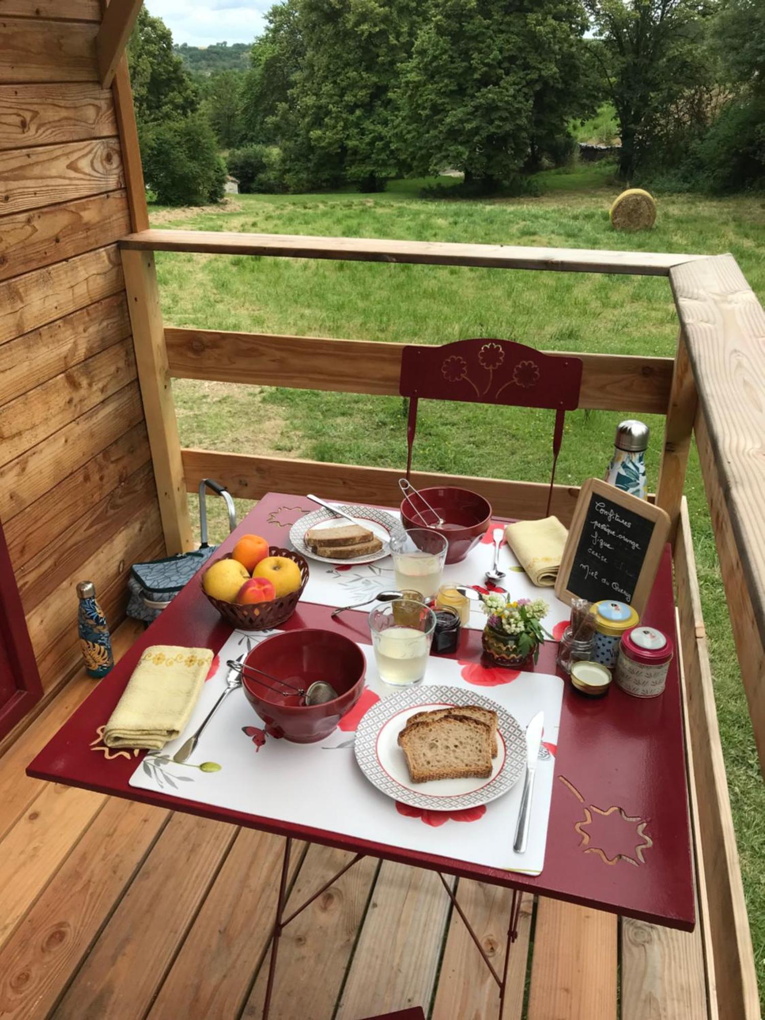 Le Val Du Pech Chantant Chambres D'Hotes Pern 外观 照片